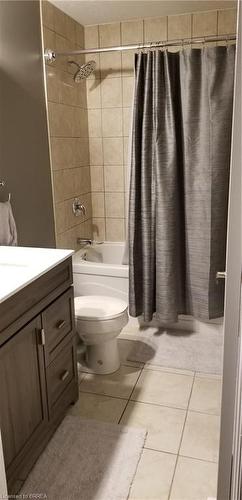 68 Bay Street, Woodstock, ON - Indoor Photo Showing Bathroom