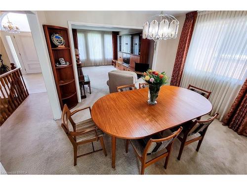 16 Maplecrest Lane, Brantford, ON - Indoor Photo Showing Dining Room