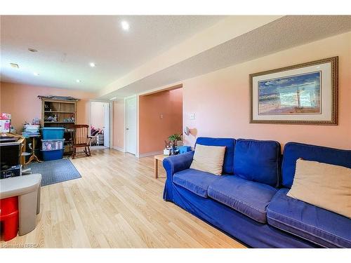 16 Maplecrest Lane, Brantford, ON - Indoor Photo Showing Living Room