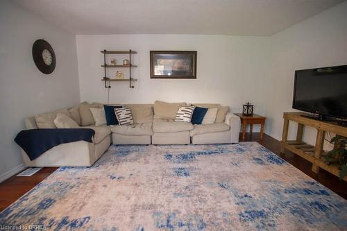 52 Beckett Drive, Brantford, ON - Indoor Photo Showing Living Room