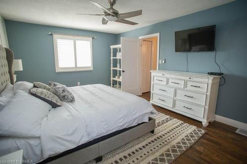 52 Beckett Drive, Brantford, ON - Indoor Photo Showing Bedroom