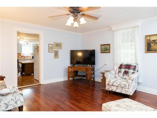 1138 Lynn Valley Road, Port Dover, ON - Indoor Photo Showing Living Room