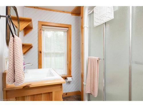 1138 Lynn Valley Road, Port Dover, ON - Indoor Photo Showing Bathroom