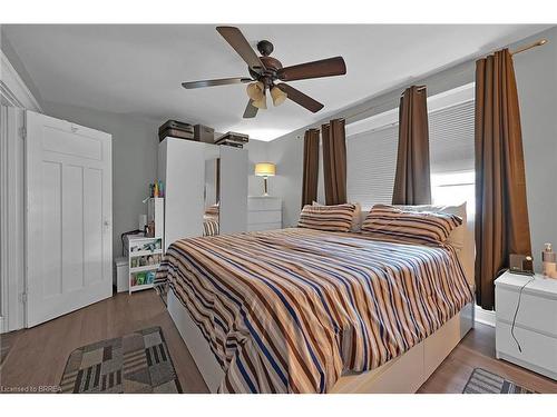 169 Connaught Avenue N, Hamilton, ON - Indoor Photo Showing Bedroom