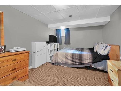 169 Connaught Avenue N, Hamilton, ON - Indoor Photo Showing Bedroom