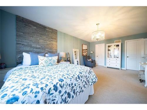 19 Humphrey Street, Waterdown, ON - Indoor Photo Showing Bedroom