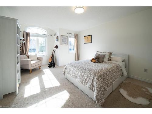 19 Humphrey Street, Waterdown, ON - Indoor Photo Showing Bedroom