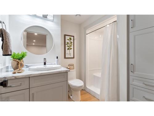 7 Coventry Court, Simcoe, ON - Indoor Photo Showing Bathroom