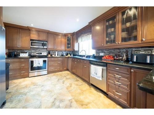 25 West Avenue, Stoney Creek, ON - Indoor Photo Showing Kitchen