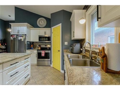 4 Norsworthy Lane, Ingersoll, ON - Indoor Photo Showing Kitchen With Double Sink