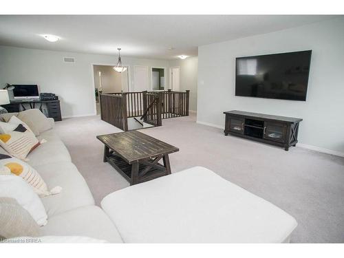 37 Nightingale Drive, Brantford, ON - Indoor Photo Showing Living Room