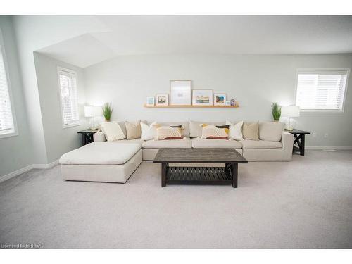 37 Nightingale Drive, Brantford, ON - Indoor Photo Showing Living Room