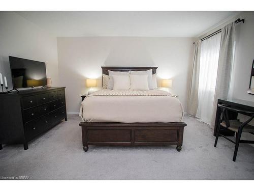 37 Nightingale Drive, Brantford, ON - Indoor Photo Showing Bedroom