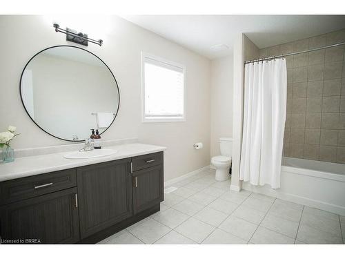 37 Nightingale Drive, Brantford, ON - Indoor Photo Showing Bathroom