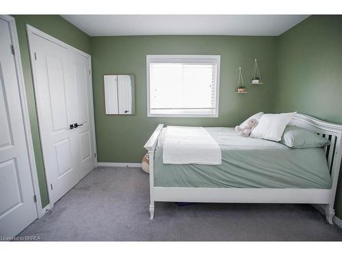 37 Nightingale Drive, Brantford, ON - Indoor Photo Showing Bedroom