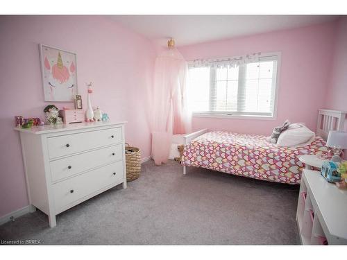 37 Nightingale Drive, Brantford, ON - Indoor Photo Showing Bedroom