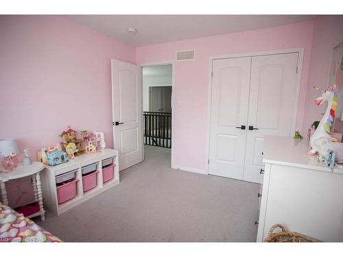 37 Nightingale Drive, Brantford, ON - Indoor Photo Showing Bedroom