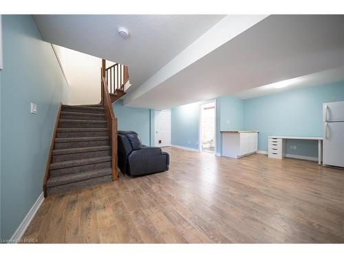 8 Oakes Court, Guelph, ON - Indoor Photo Showing Other Room