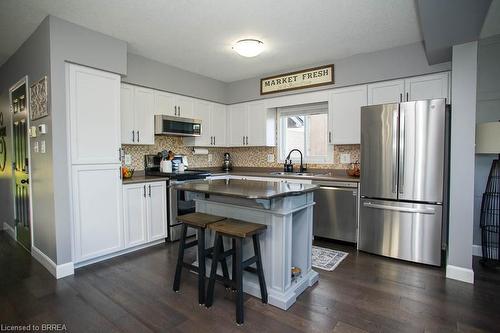 200 Mcguiness Drive, Brantford, ON - Indoor Photo Showing Kitchen With Stainless Steel Kitchen With Upgraded Kitchen