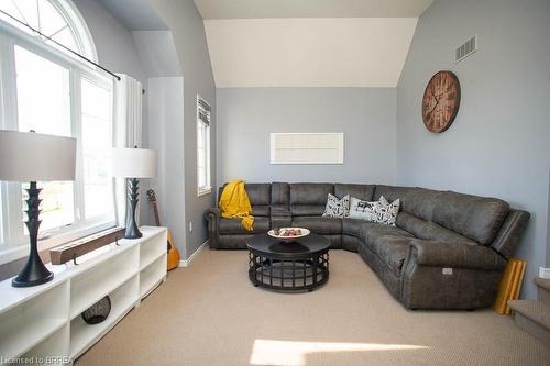 200 Mcguiness Drive, Brantford, ON - Indoor Photo Showing Living Room