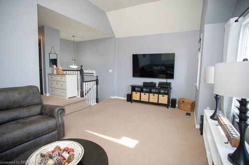 200 Mcguiness Drive, Brantford, ON - Indoor Photo Showing Living Room