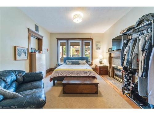 42 Mountain Avenue, Hamilton, ON - Indoor Photo Showing Bedroom