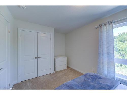 18-720 Grey Street, Brantford, ON - Indoor Photo Showing Bedroom