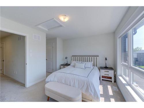 18-720 Grey Street, Brantford, ON - Indoor Photo Showing Bedroom