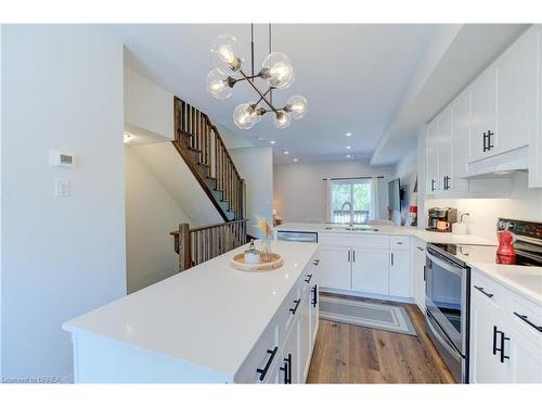 18-720 Grey Street, Brantford, ON - Indoor Photo Showing Kitchen