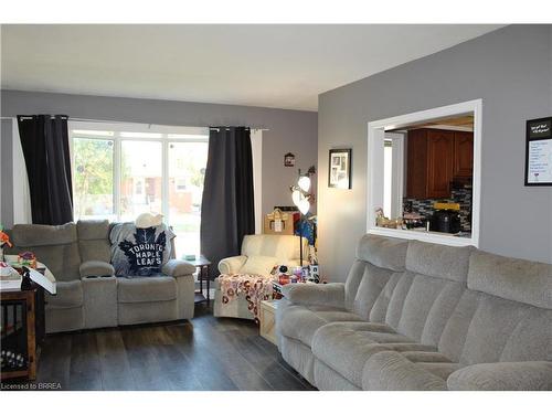 229 West 33Rd Street, Hamilton, ON - Indoor Photo Showing Living Room