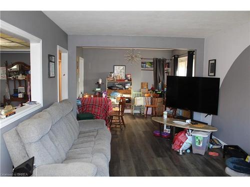 229 West 33Rd Street, Hamilton, ON - Indoor Photo Showing Living Room