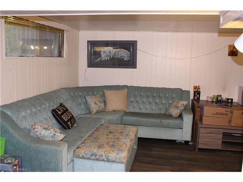 229 West 33Rd Street, Hamilton, ON - Indoor Photo Showing Living Room