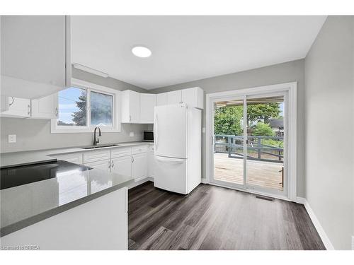 12 Hill Avenue, Brantford, ON - Indoor Photo Showing Kitchen