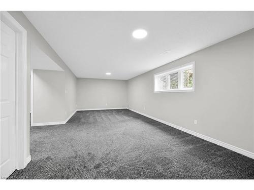 12 Hill Avenue, Brantford, ON - Indoor Photo Showing Other Room