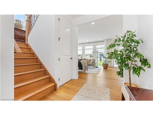 42 Aspen Circle, Thorndale, ON - Indoor Photo Showing Other Room