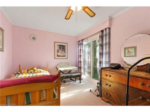 1 Grand River Avenue, Brantford, ON - Indoor Photo Showing Bedroom