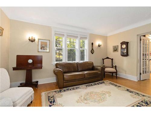 36 Lincoln Avenue, Brantford, ON - Indoor Photo Showing Living Room