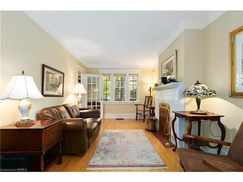 36 Lincoln Avenue, Brantford, ON - Indoor Photo Showing Living Room