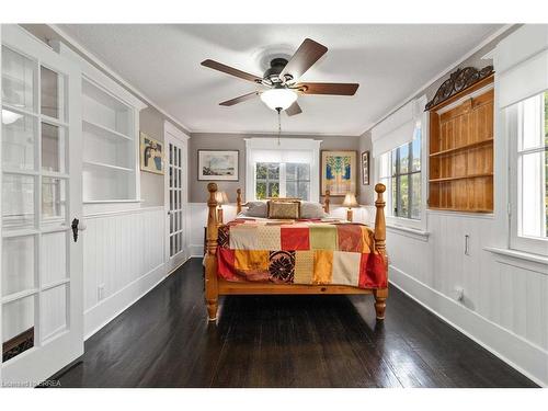 36 Lincoln Avenue, Brantford, ON - Indoor Photo Showing Bedroom