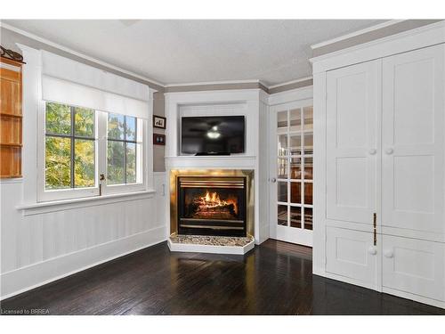 36 Lincoln Avenue, Brantford, ON - Indoor Photo Showing Living Room With Fireplace