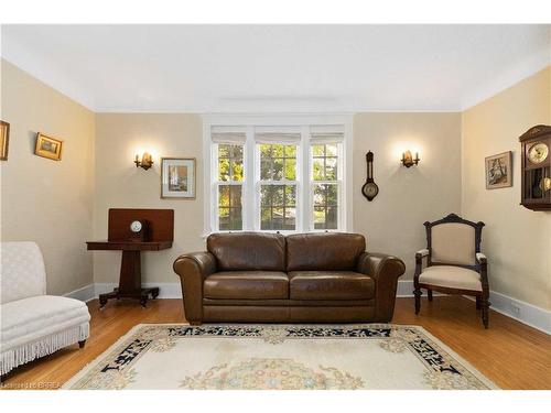 36 Lincoln Avenue, Brantford, ON - Indoor Photo Showing Living Room