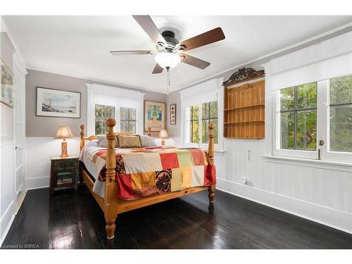 36 Lincoln Avenue, Brantford, ON - Indoor Photo Showing Bedroom