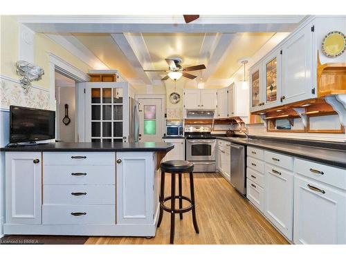 36 Lincoln Avenue, Brantford, ON - Indoor Photo Showing Kitchen