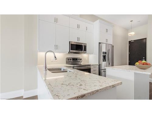 219A-85 Morrell Street, Brantford, ON - Indoor Photo Showing Kitchen With Double Sink With Upgraded Kitchen