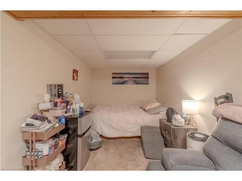 E-502 Grey Street, Brantford, ON - Indoor Photo Showing Bedroom