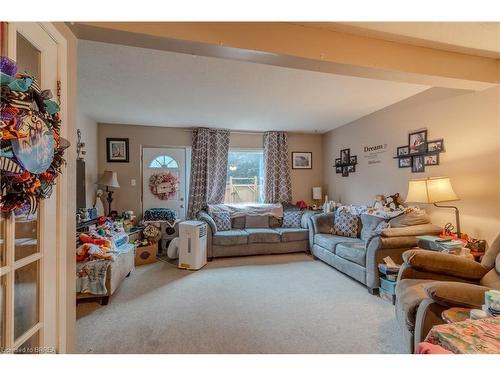 E-502 Grey Street, Brantford, ON - Indoor Photo Showing Living Room