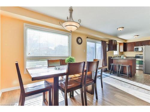 47 Shantz Avenue, Brantford, ON - Indoor Photo Showing Living Room