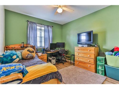 47 Shantz Avenue, Brantford, ON - Indoor Photo Showing Bedroom