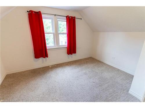 17 Trimdon Avenue, Brantford, ON - Indoor Photo Showing Other Room