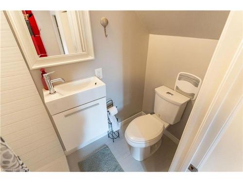 17 Trimdon Avenue, Brantford, ON - Indoor Photo Showing Bathroom